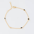 Pulsera delicada de la estación. Pulsera de cadena con circonitas cúbicas. Joyería minimalista con capas.