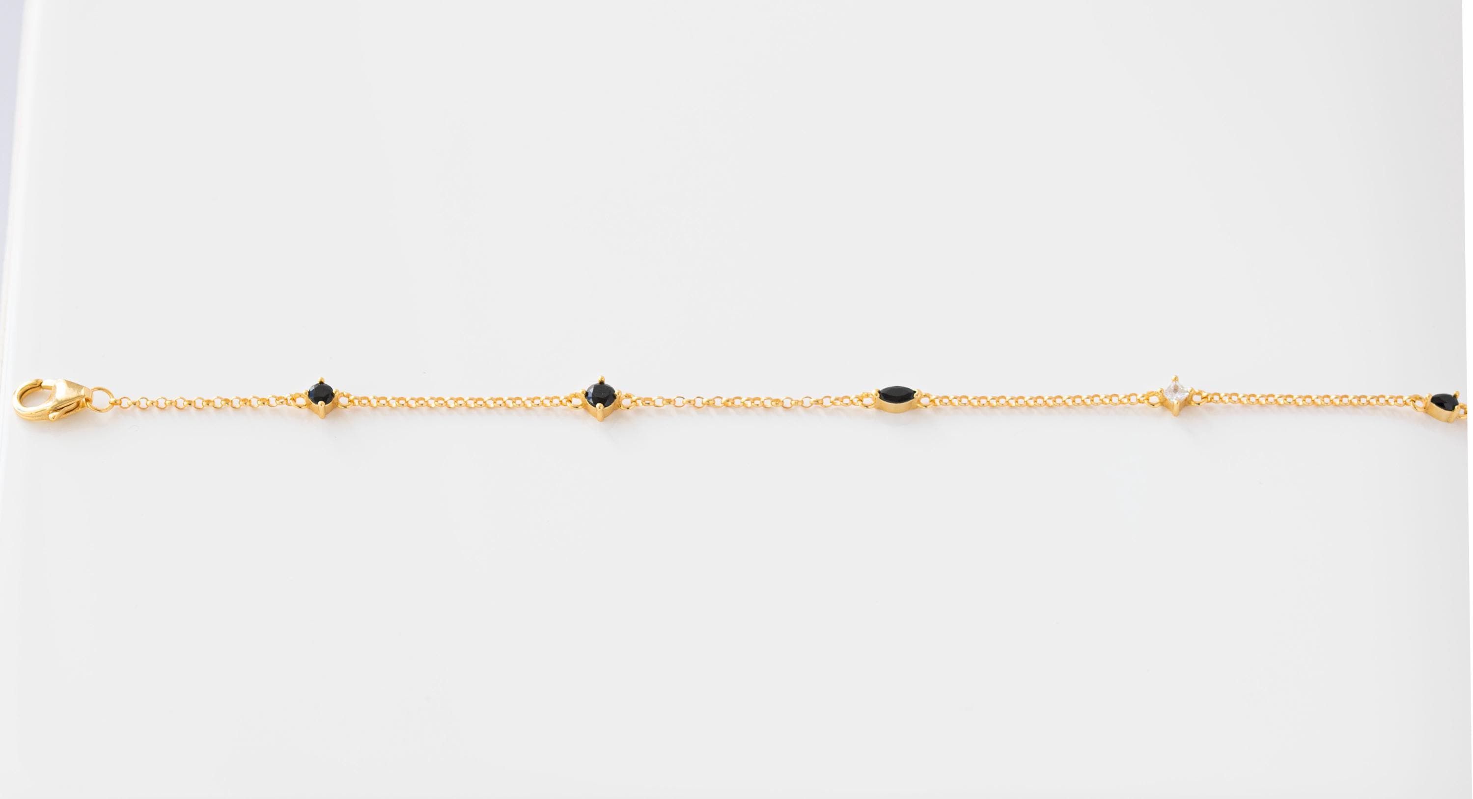 Pulsera delicada de la estación. Pulsera de cadena con circonitas cúbicas. Joyería minimalista con capas.