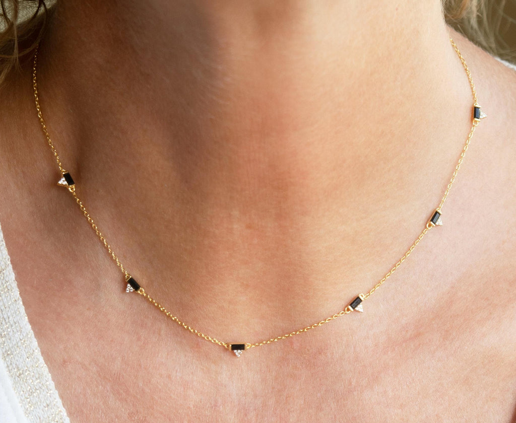 Elegante collar Station con circonitas cúbicas