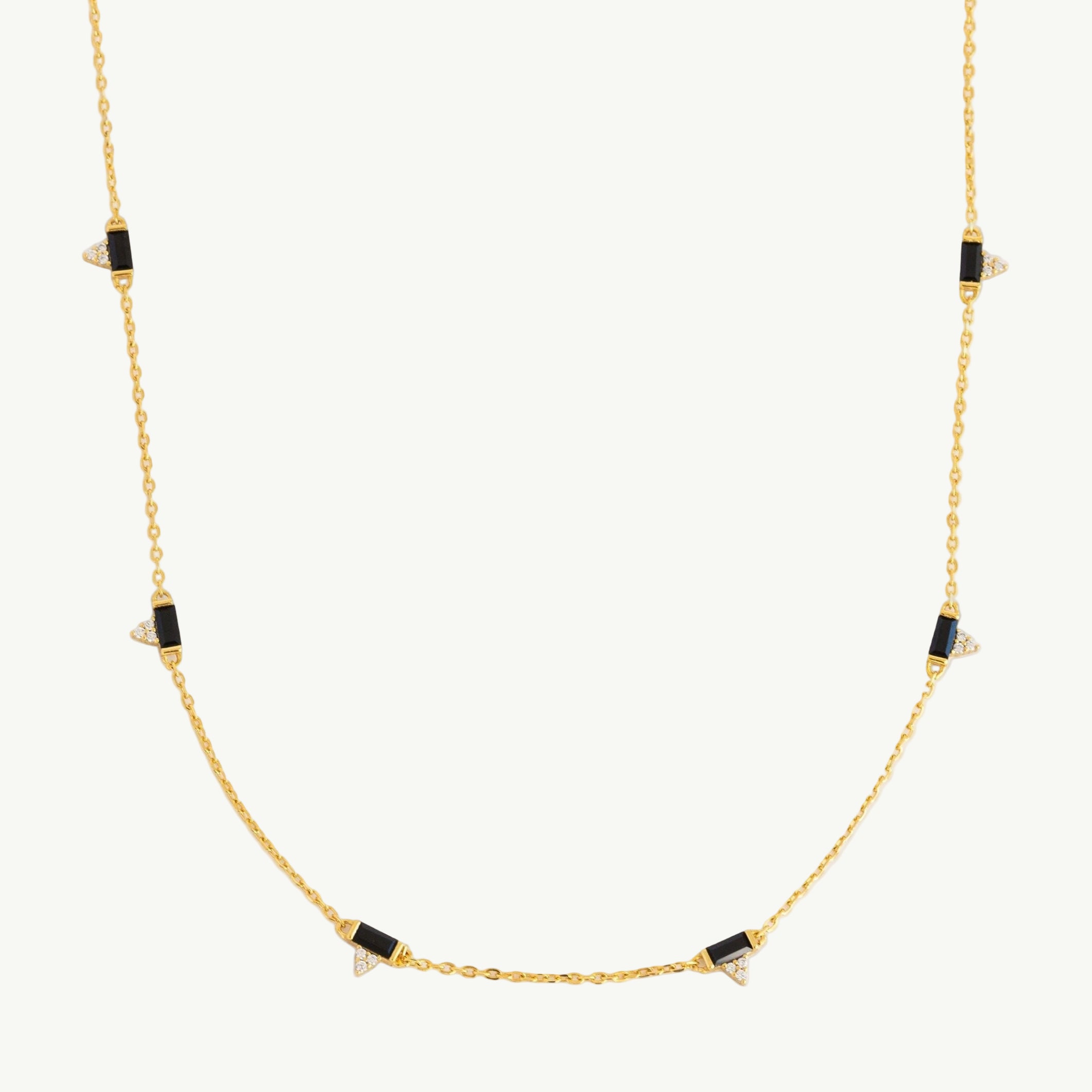 Elegante collar Station con circonitas cúbicas