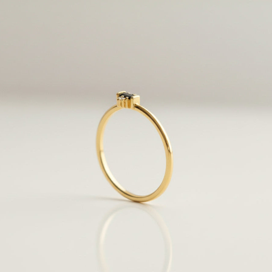 Anillo delicado con circonita cúbica