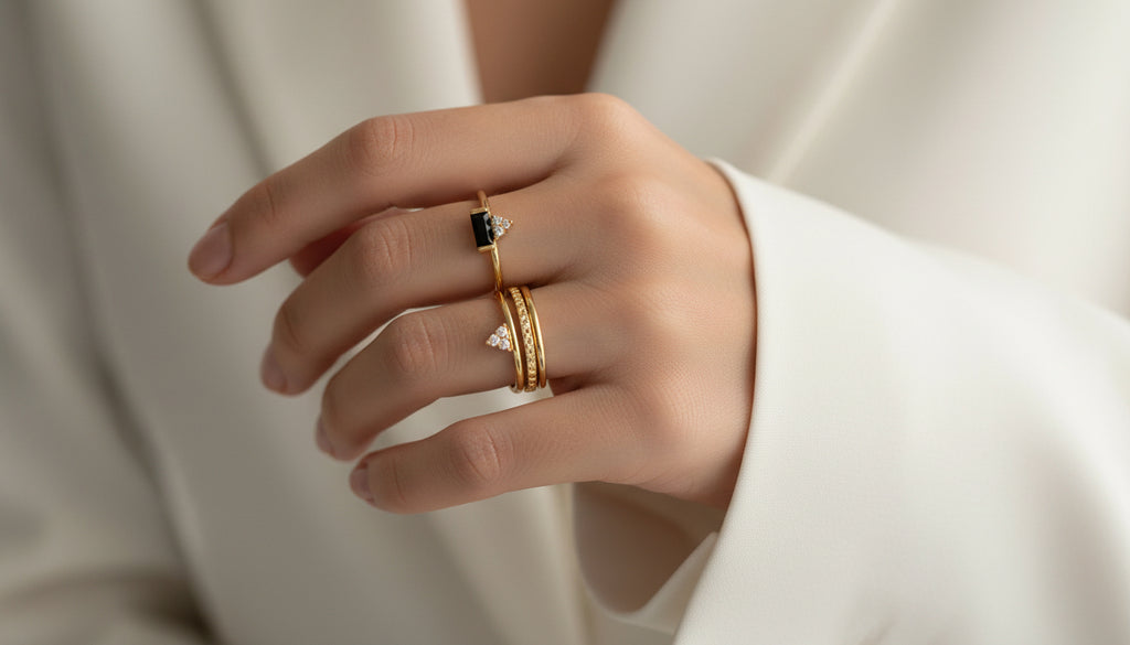 Anillo delicado con circonita cúbica