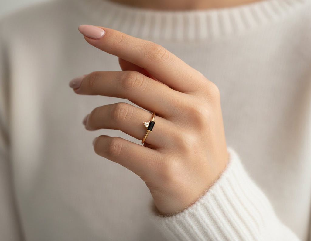 Anillo delicado con circonita cúbica