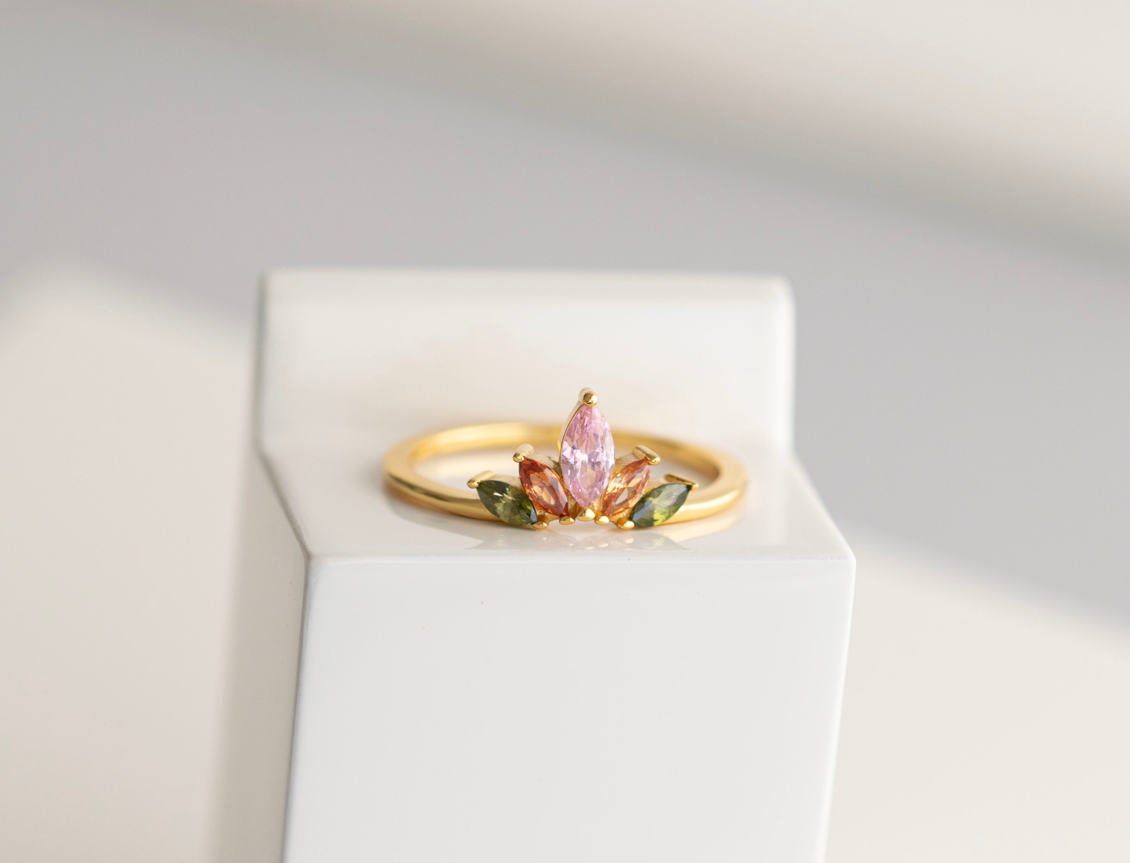 Anillo de racimo multicolor