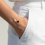 Delicada pulsera de trébol de cuatro hojas