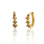 Pendientes Huggie de oro con circonitas cúbicas multicolor