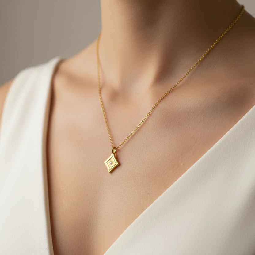 Delicado collar de diamantes Starburst