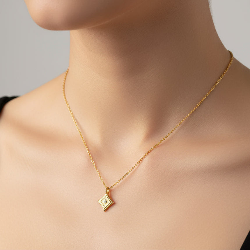 Delicado collar de diamantes Starburst