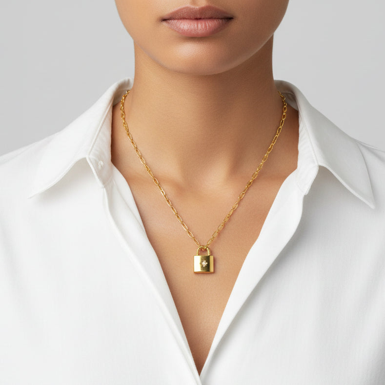 Collar con candado y estrella de circonitas