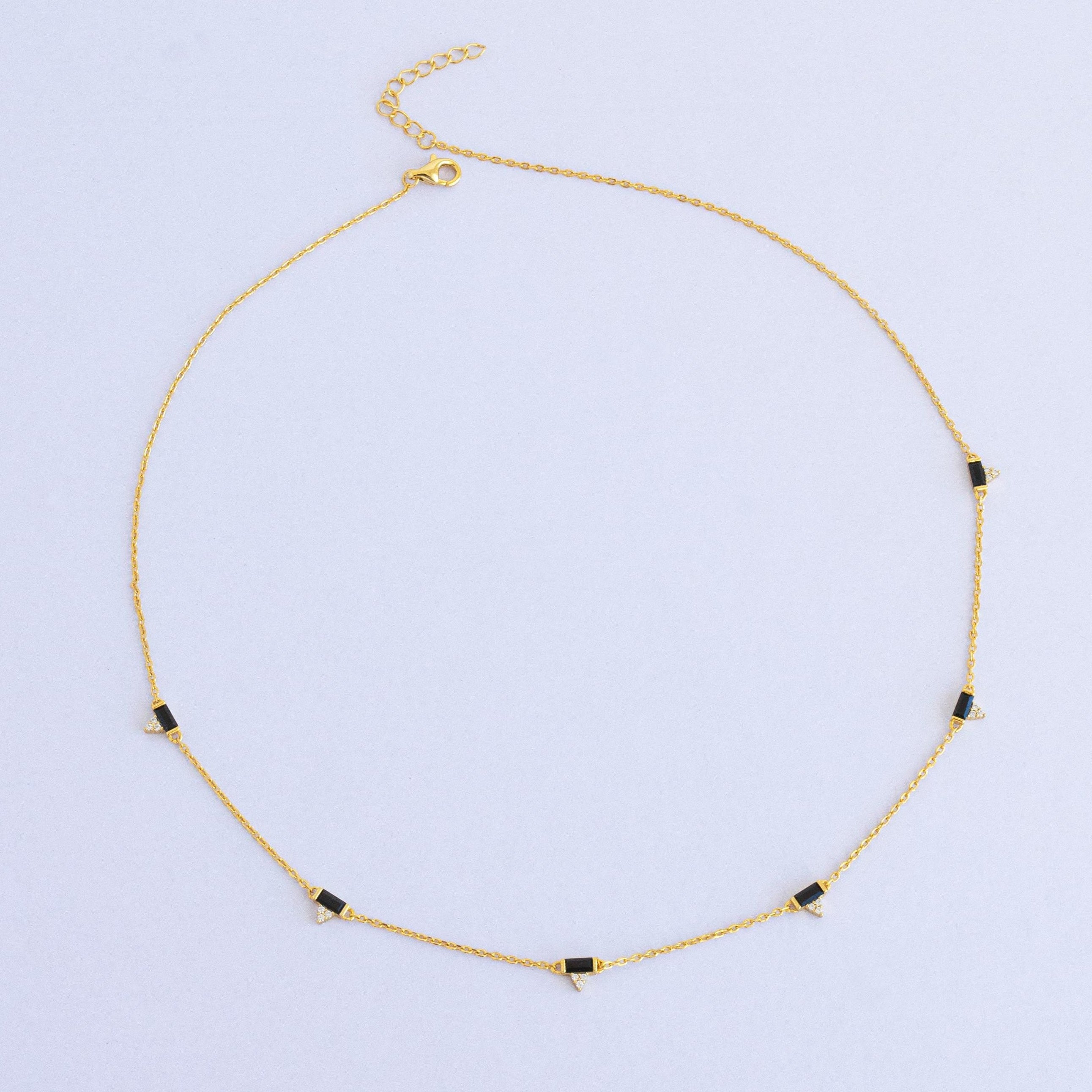 Elegante collar Station con circonitas cúbicas