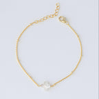 Delicada pulsera de trébol de cuatro hojas