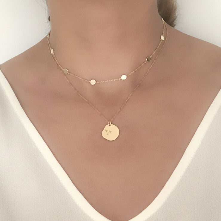 Collar con medallón celestial